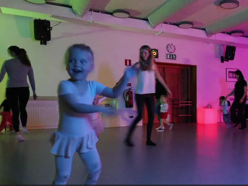 Knattedans på Kühlers Dansskola