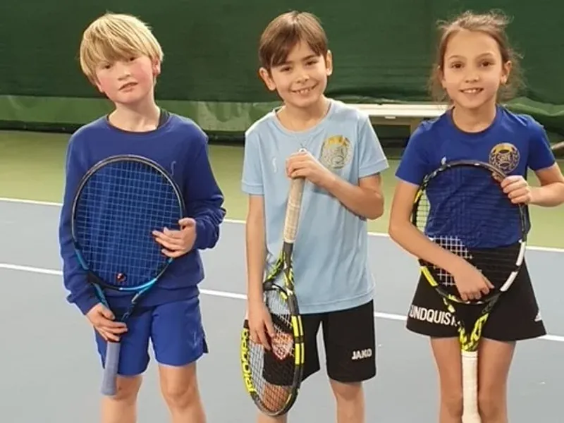 Juniorträning på Saltsjö-Duvnäs Tennisklubb