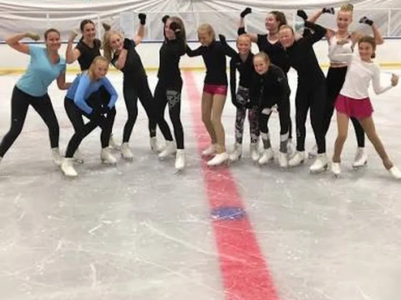 Skridskoskola på Upplands Väsby KK