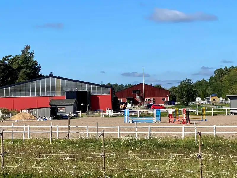Rida hos Värmdö Ridskola